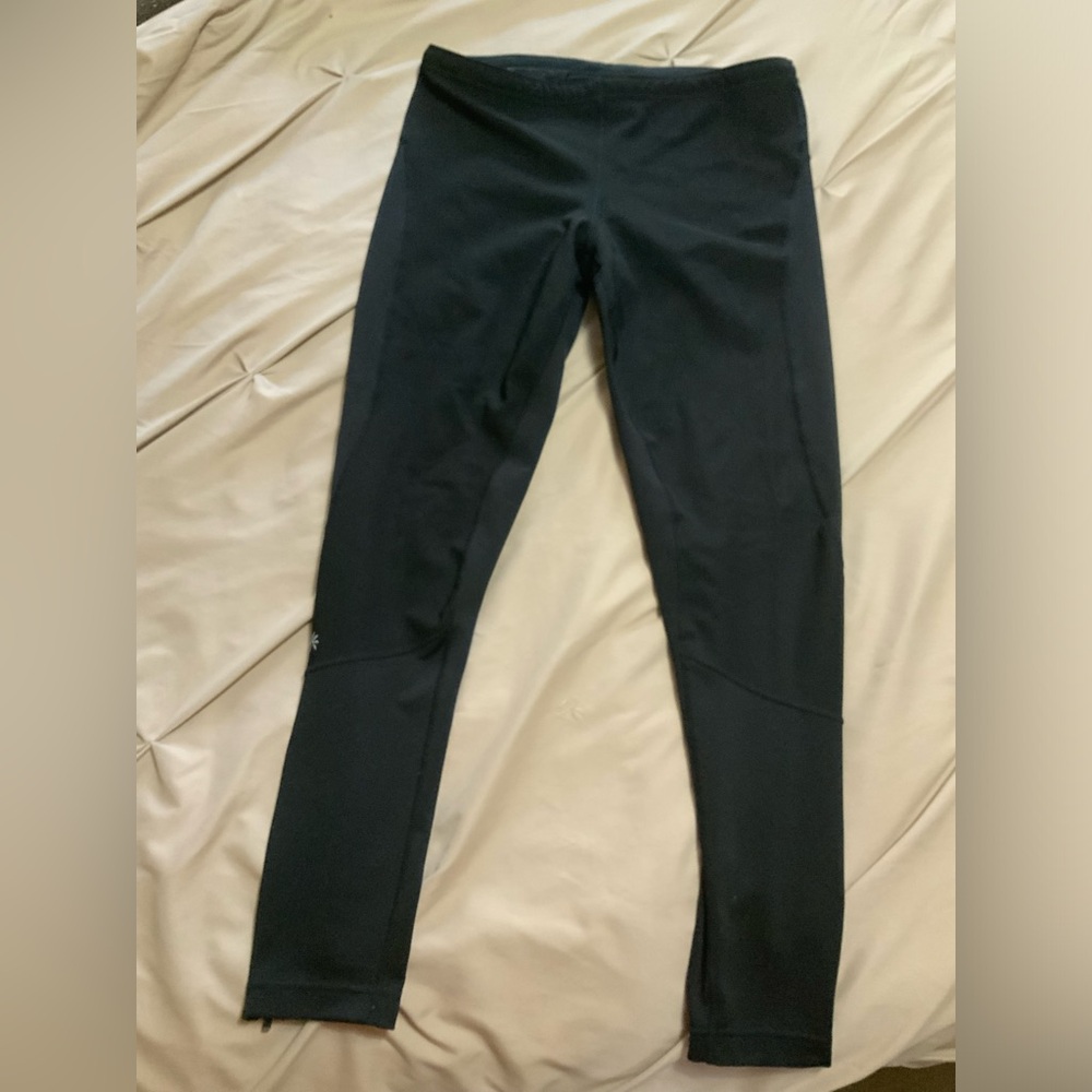 Athleta Black zipper bottom leggings with soft lining Size Medium
